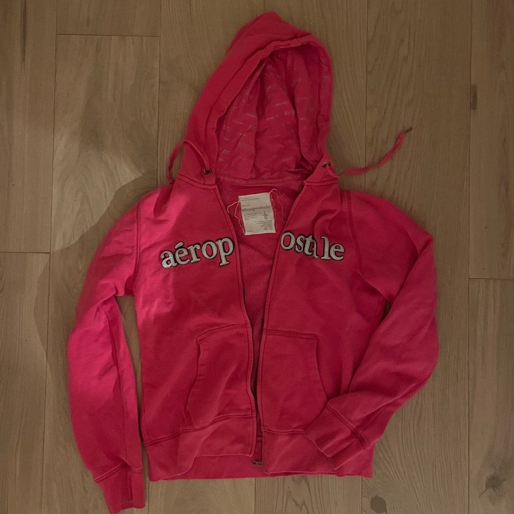2000’s hot pink Aeropostale zip up